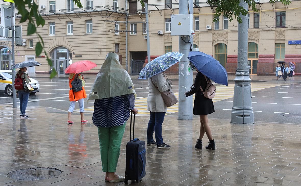 В МЧС предупредили о грозе и сильном ветре в Москве