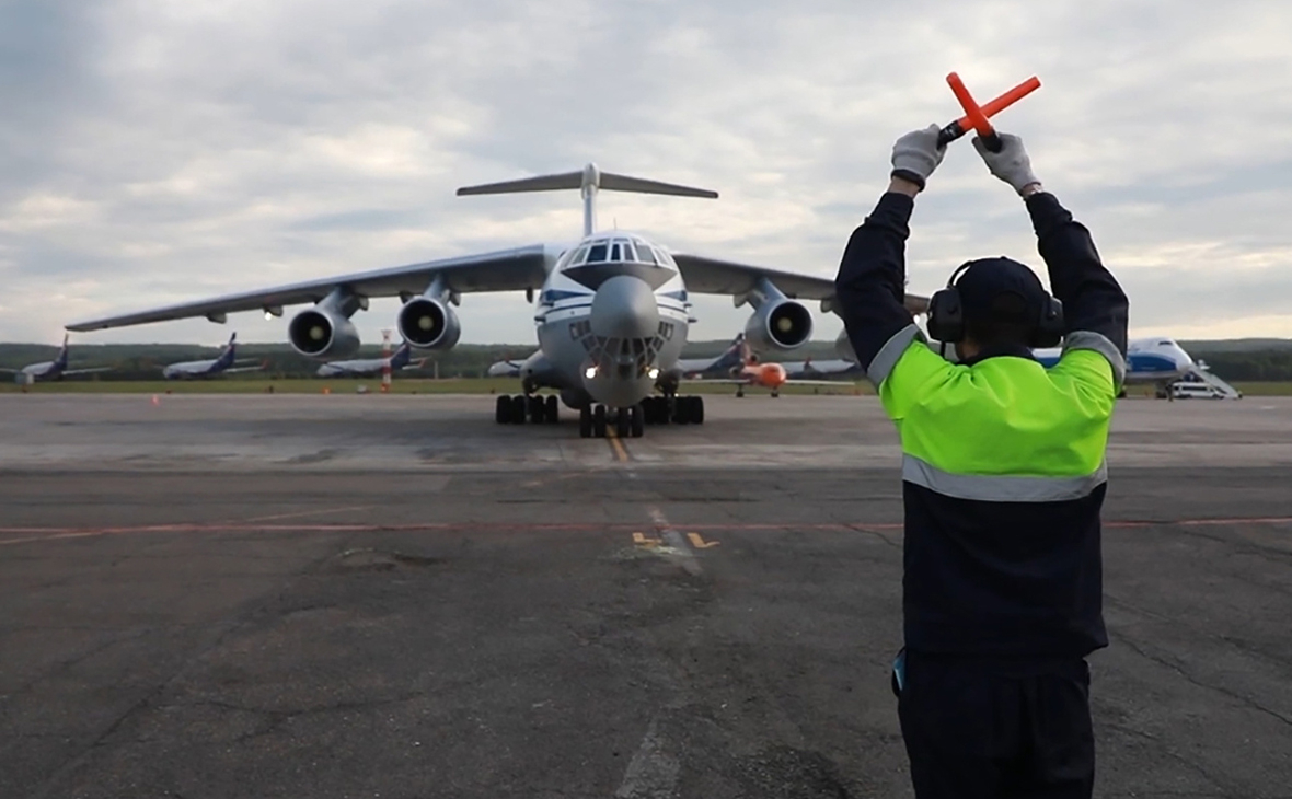 Минск объяснил полет военного самолета в Москву и Новосибирск