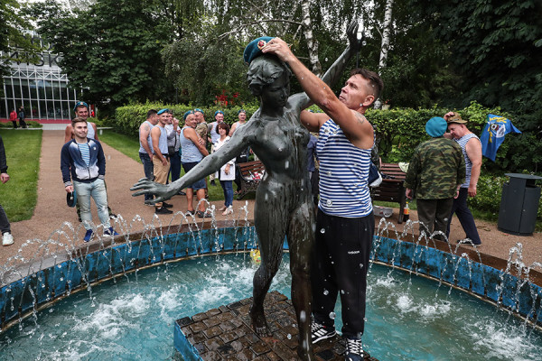 Как прошел День ВДВ в Москве. Фотогалерея