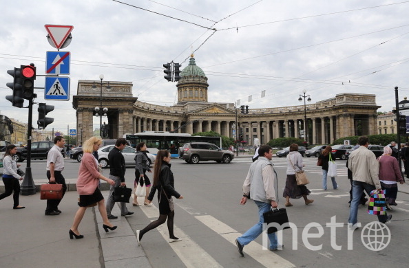 Крестный ход ограничит движение транспорта в центре Петербурга