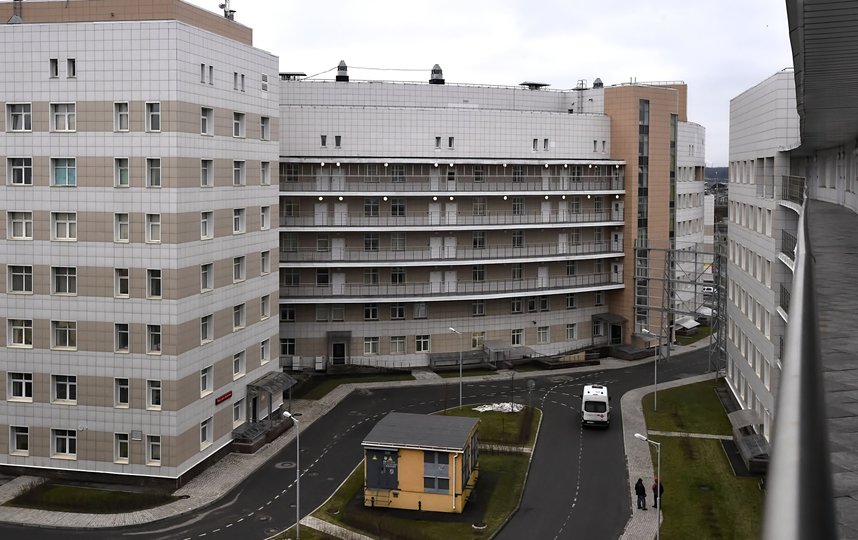 В Петербурге вновь начнут делать аппараты ИВЛ и шить медкостюмы: городу их не хватает