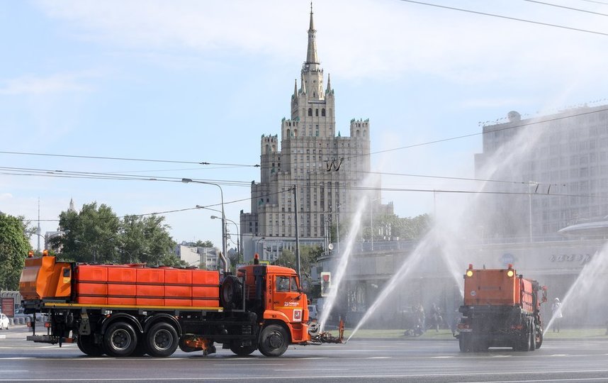 В Москве прошла восьмая масштабная дезинфекция дорог и общественных пространств