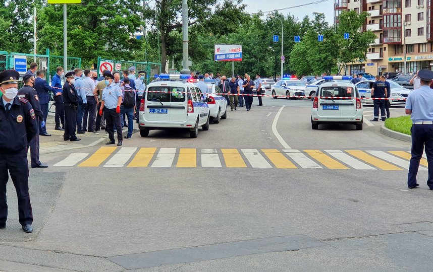 У ранившего полицейских стрелка нашли экстремистскую литературу