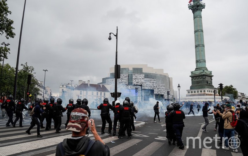 В центре Парижа на акции медиков произошли столкновения с полицией