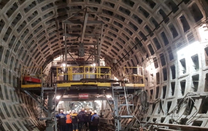 В Петербурге из-за нарушений остановили строительство 'коричневой' ветки метро