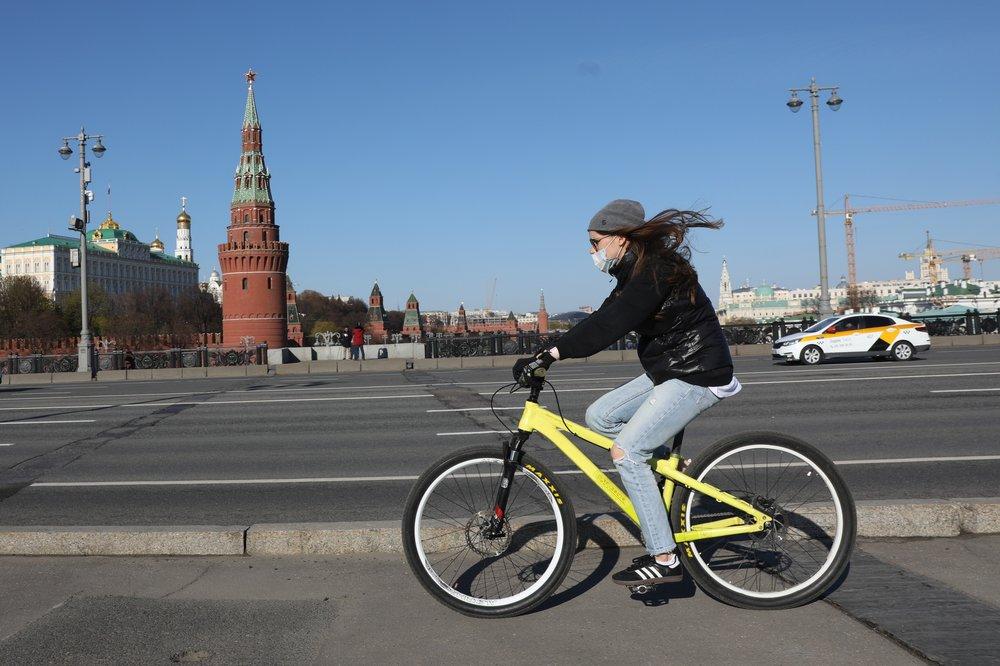 Москвичей оштрафуют, если они будут в масках, но без перчаток