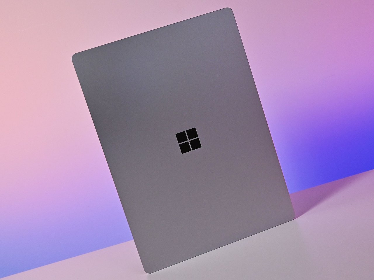 В сеть утекли фотографии Surface Pro 8 и Surface Laptop 4