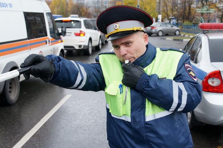 Названы самые распространенные летние штрафы для автовладельцев