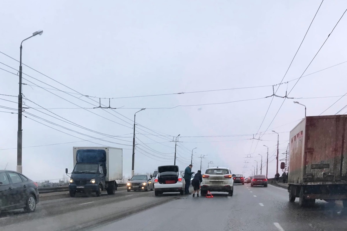 ДТП на Южном мосту в Твери стало причиной пробки