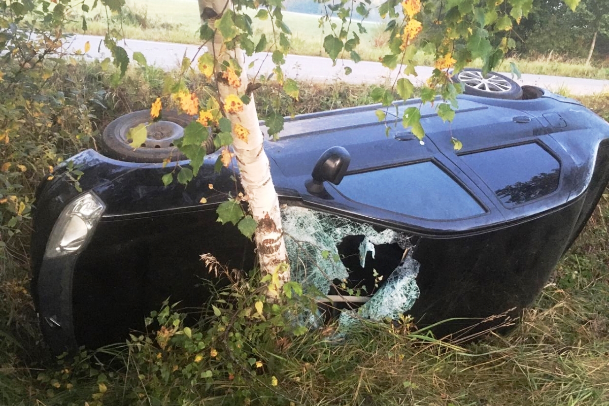 Пьяный водитель вылетел в кювет на М-10 под Тверью