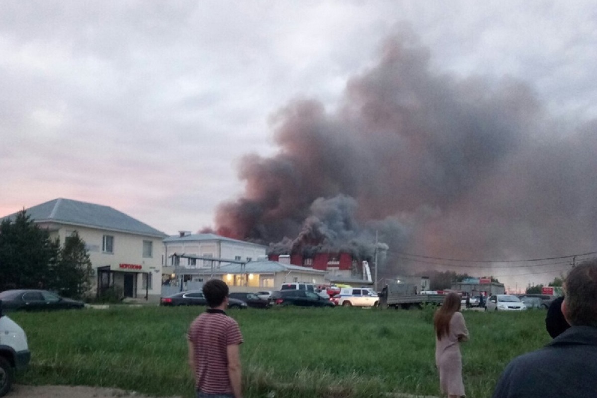 В Заволжском районе Твери произошел масштабный пожар