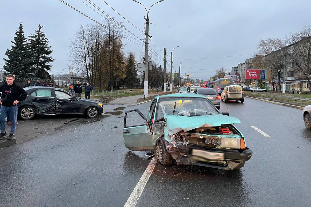 20-летняя девушка пострадала в ДТП у автовокзала в Твери