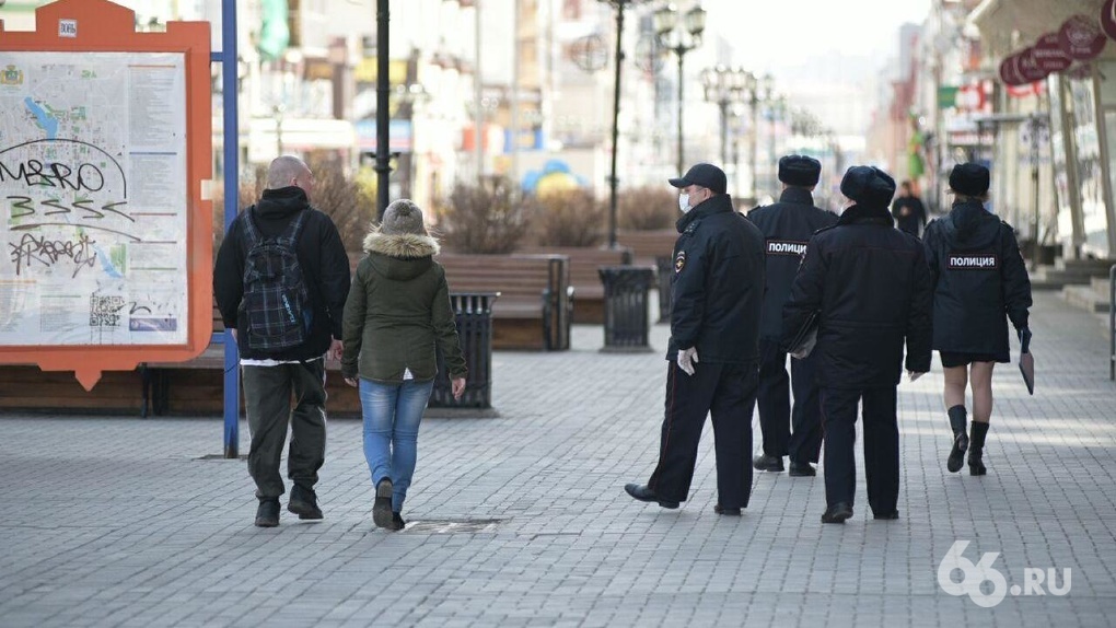 Евгений Куйвашев уточнил, для кого введут пропуска для выхода из дома