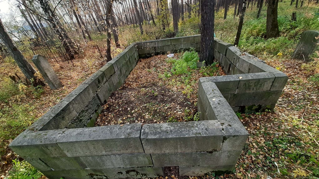 В Екатеринбурге три кладбища взяли под охрану государства. Теперь их нельзя застраивать