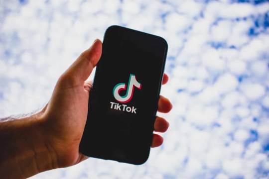 СМИ узнали о решении Microsoft приостановить переговоры о приобретении TikTok