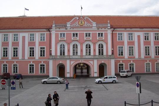 Спикер парламента Эстонии обвинил Россию в попытках переписать историю