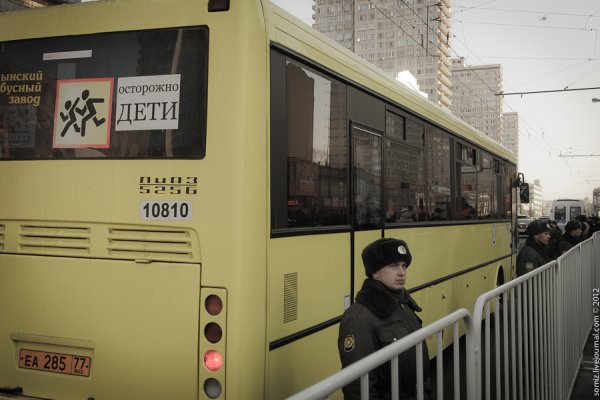 Автобус с детьми попал в аварию на трассе в Калужской области