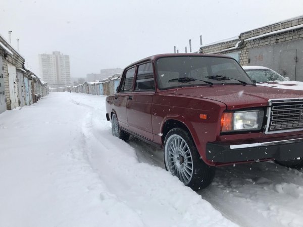 «На «АвтоВАЗе» до такого не дорастут»: Сеть впечатлил яркий ВАЗ-2107 за 155 тысяч рублей – «за русский Мерседес даже дёшево как-то»