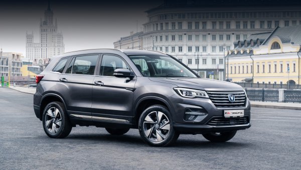 Строгий, красивый, но дорогой: Почему обновленный Changan CS75 ожидает провал