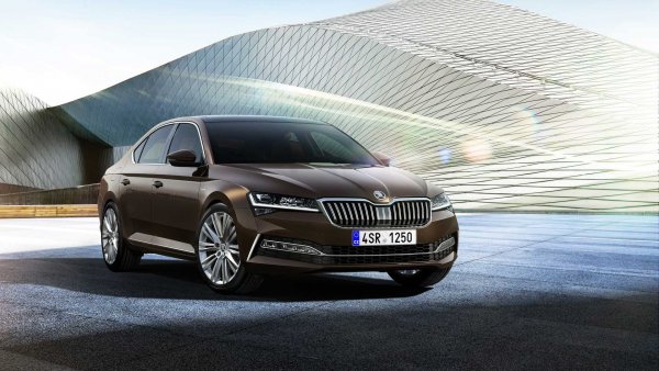 Куда ушли «лошадки»? Новый Skoda Superb для России – идёт по стопам «Карока»