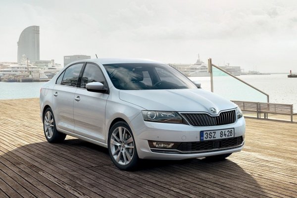 Стоит ли терпеть масложор? Какие плюсы и у минусы Skoda Rapid