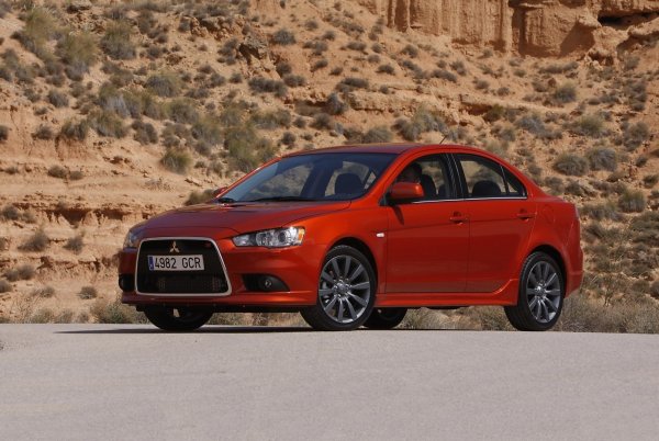 Выносливый, удобный и привлекательный: Почему не стоит проходить мимо Mitsubishi Lancer 10 поколения