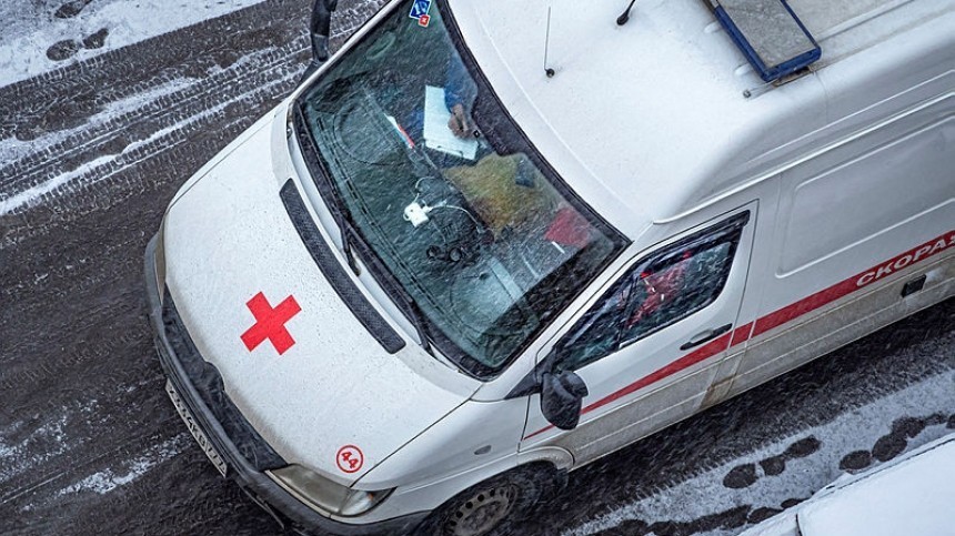 В Приморье три студентки рухнули с четвертого этажа, спускаясь из «общаги» по одеялам