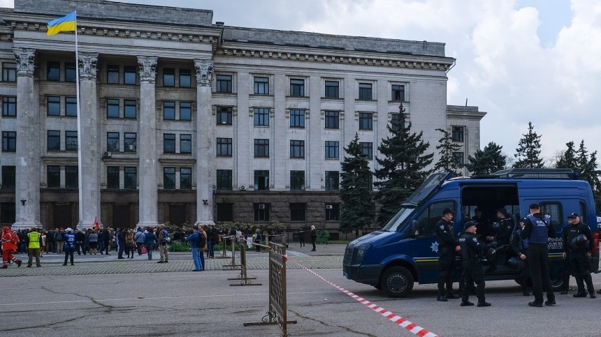 Видео: потасовки произошли на Куликовом поле в Одессе во время возложения цветов