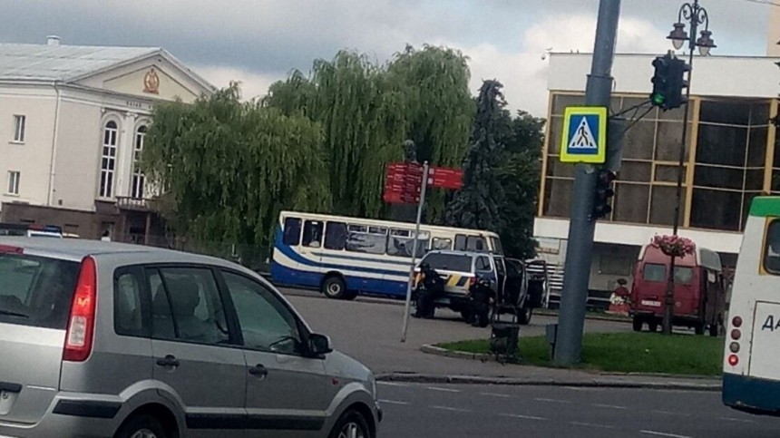 Взрывы прозвучали на месте захвата автобуса с заложниками на Украине