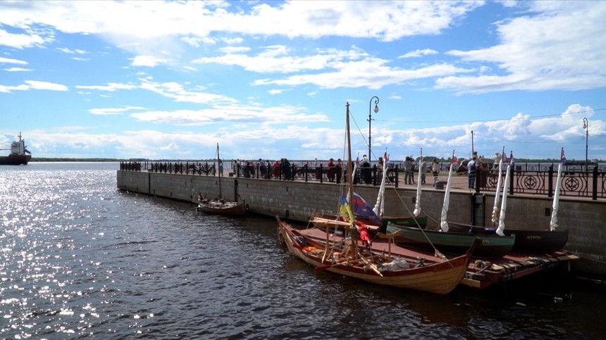 Российские умельцы проплыли на средневековой ладье 700 километров по Северной Двине