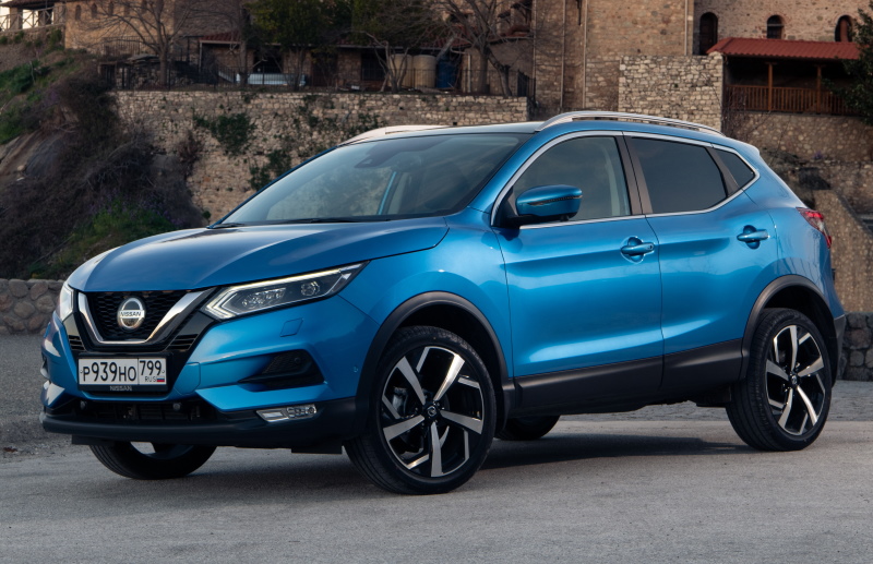 Nissan Qashqai - модный семейный автомобиль