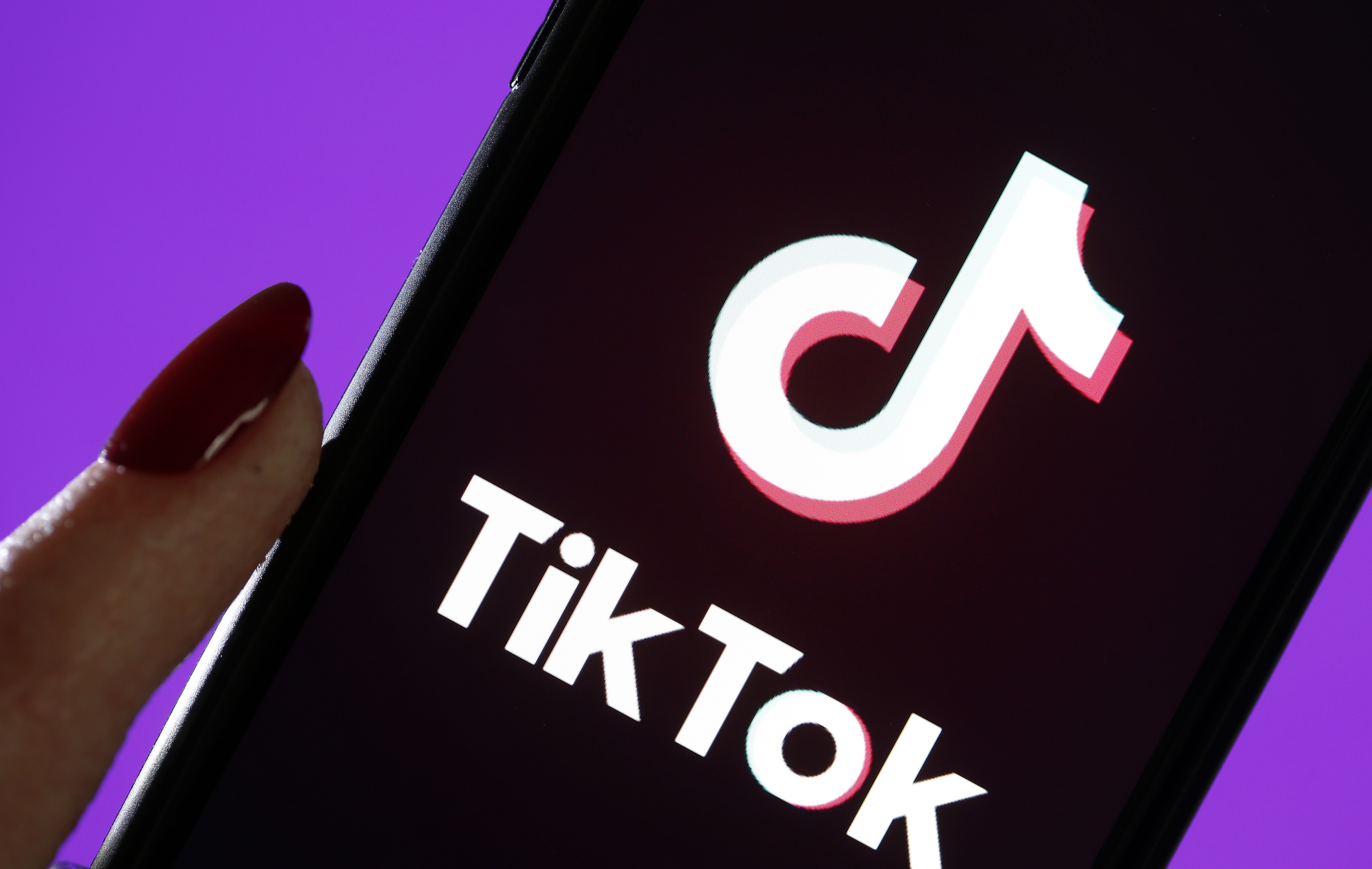 TikTok запретил посторонним людям смотреть видео подростков