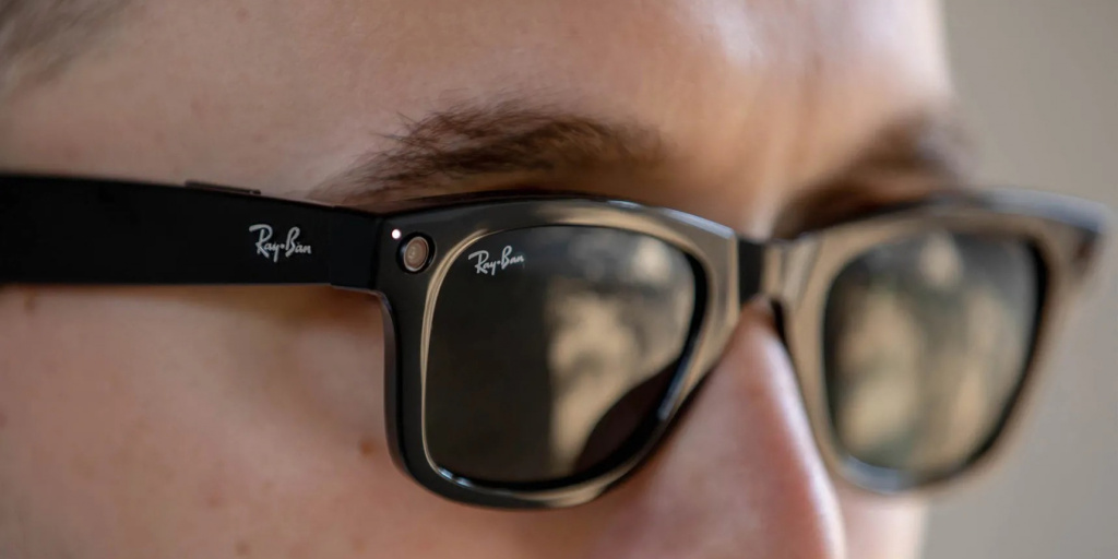 Facebook и Ray-Ban представили умные очки. Что в них особенного