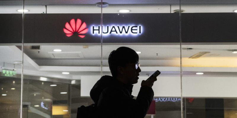 Основатель Huawei: обогнать Android и iOS получится за 300 лет