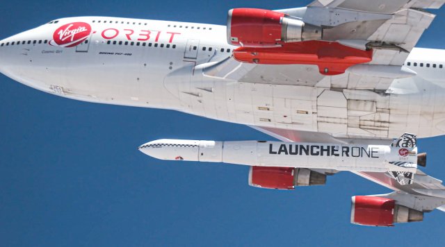 Компания Virgin Orbit впервые вывела спутники на околоземную орбиту, используя систему воздушного старта