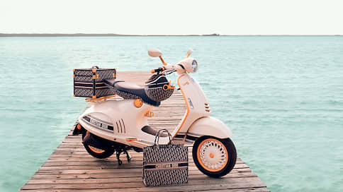 Римские каникулы // Vespa 946 Christian Dior