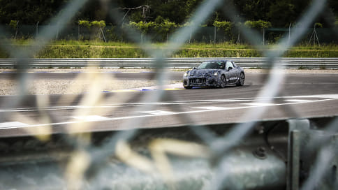 Maserati показала тизер нового купе GranTurismo