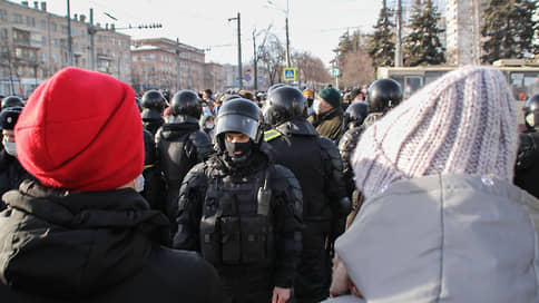 Оппозиционеры скинутся на зарплату полицейским // В Челябинской области МВД взыскивает 2,15 млн руб. ущерба с участников несогласованных шествий