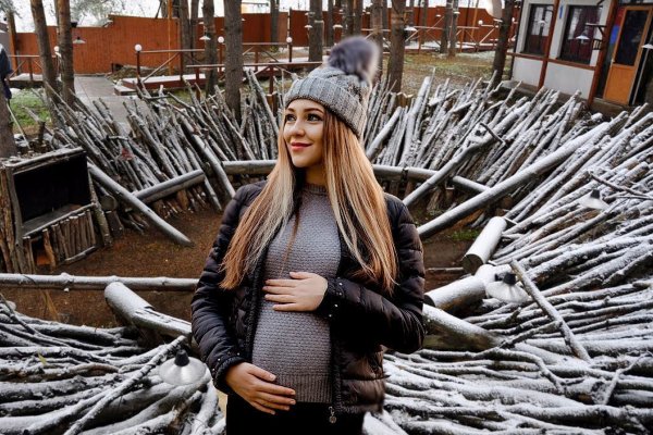 «Пьяная» цеплялась к мужикам. Алену Рапунцель «поганой метлой» погнали из «Дома-2»?