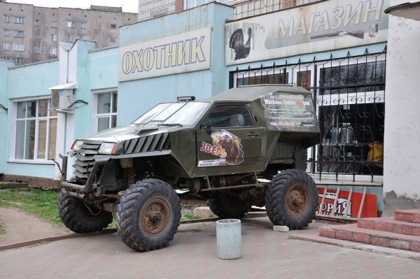 С таким монстром можно забыть и о «Крузаках»: В сети показали внедорожник, полученный в результате симбиоза ВАЗ-2108 и ГАЗ-66