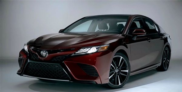 Созрели: Camry станет первым полноприводным седаном Toyota за 29 лет