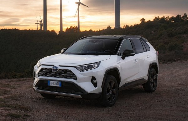 «Почти автопилот»: Работает ли адаптивный круиз-контроль нового Toyota RAV4 – владелец