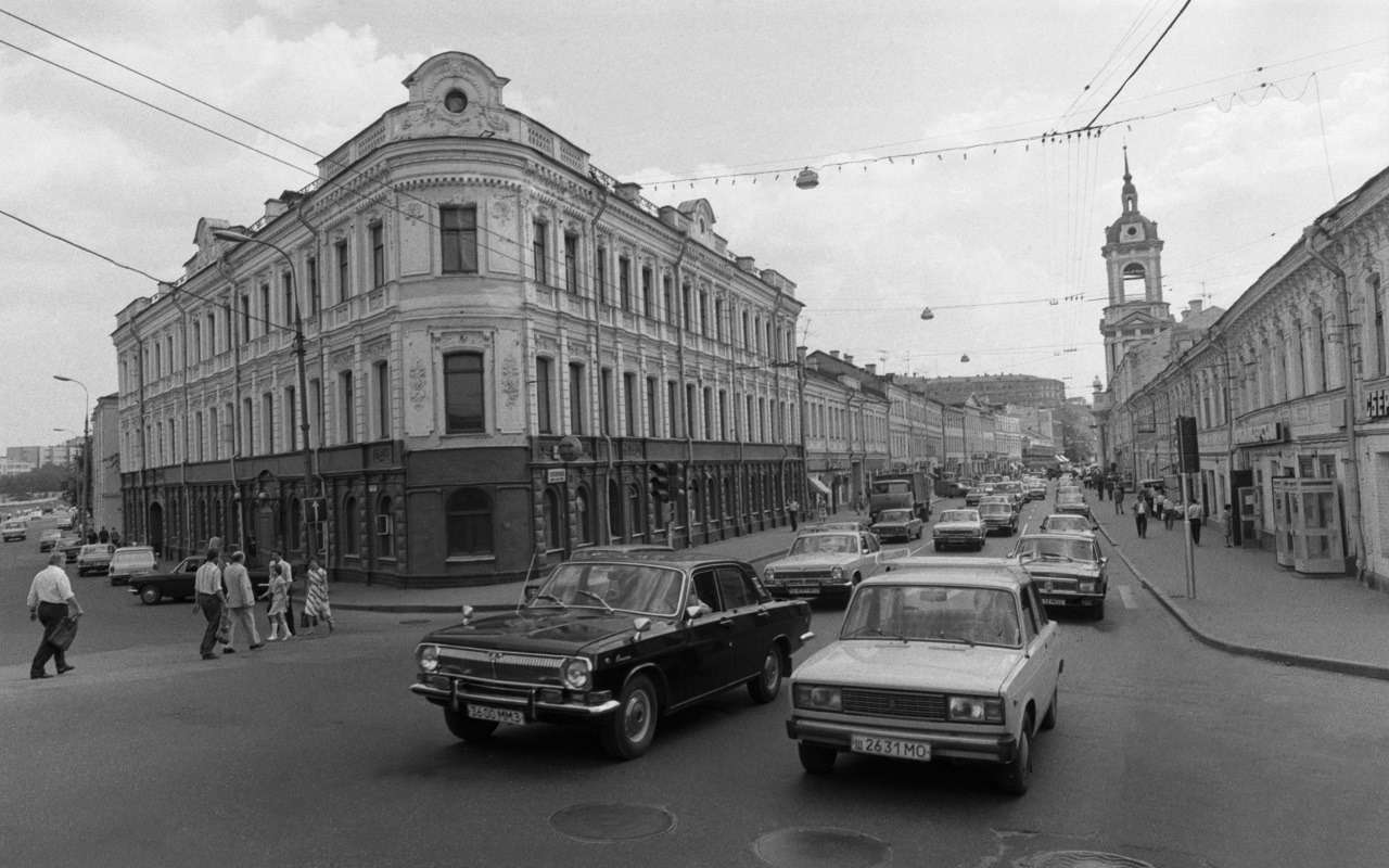 Догнать и перегнать: самые быстрые машины в СССР