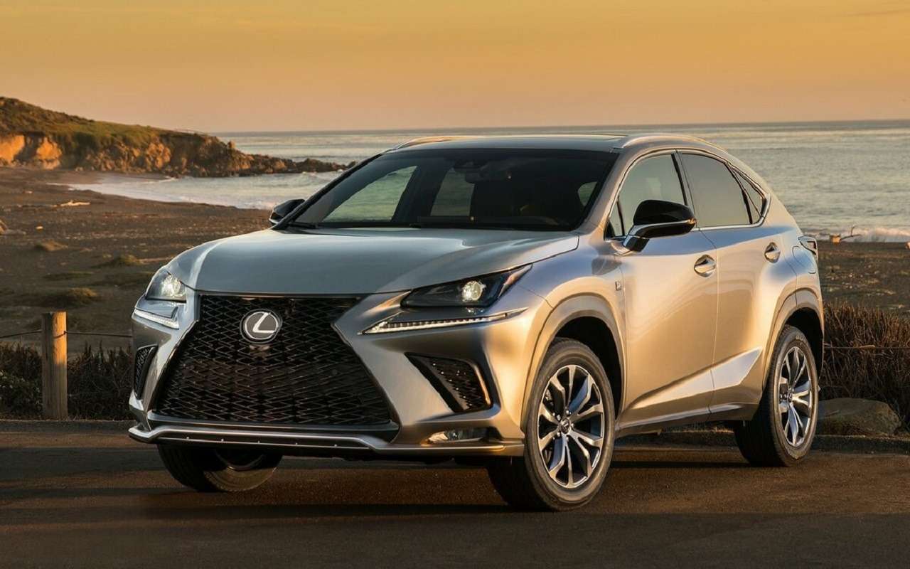 Четыре модели Lexus стали еще дороже