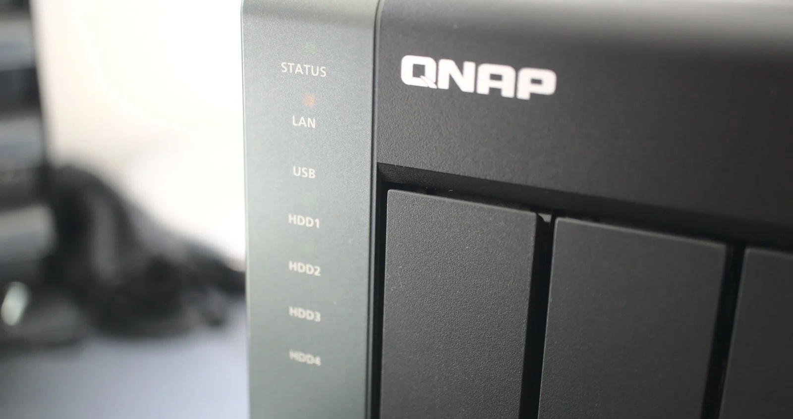 Шифровальщик DeadBolt взломал 3600 NAS. Qnap устанавливает обновления принудительно