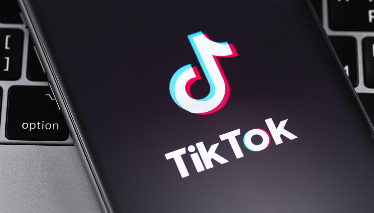 Группа AgainstTheWest заявила, что взломала TikTok и WeChat, похитив 2,05 миллиарда записей