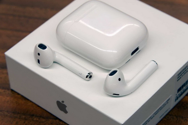 Новые AirPods представят не раньше следующего года