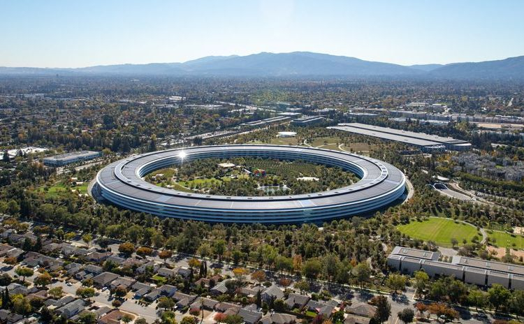 Apple начнёт поэтапно возвращать сотрудников в офисы