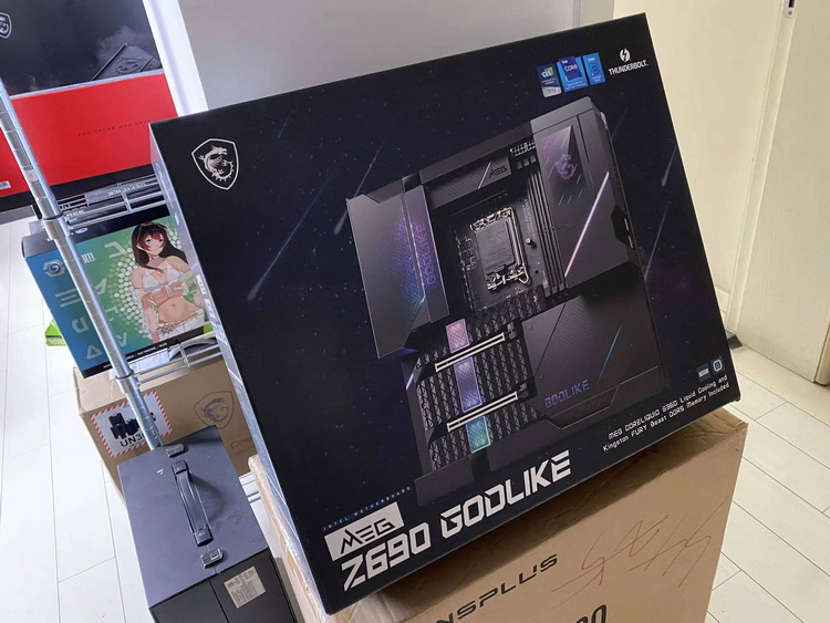 Флагманская плата MSI MEG Godlike Z690 будет укомплектована СЖО и 32 Гбайт памяти DDR5