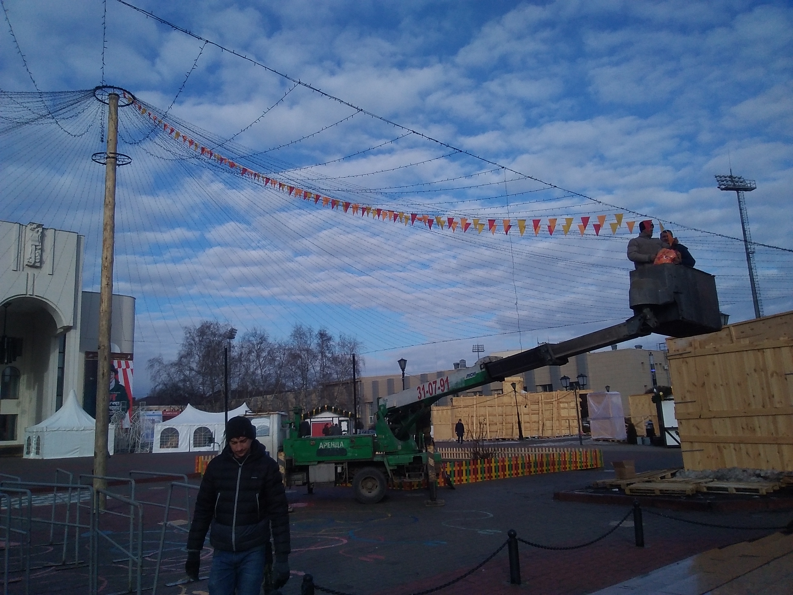 На Театральной площади Курска появятся сказочные снежные скульптуры